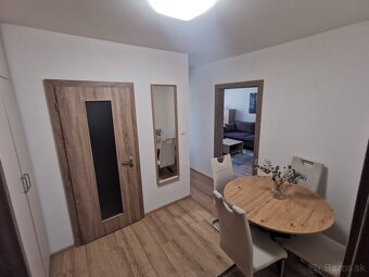 Moderný zrekonštruovaný 2-i.byt s parkovaním Pod Hájkom - 5