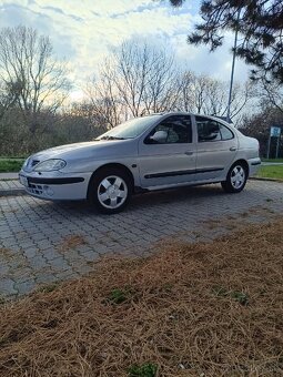 RENAULT MÉGANE CLASSIC 1,8 16V - 5