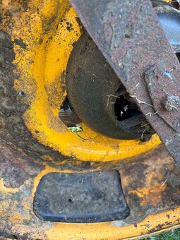 benzínová kosačka na náhradné diely - 5