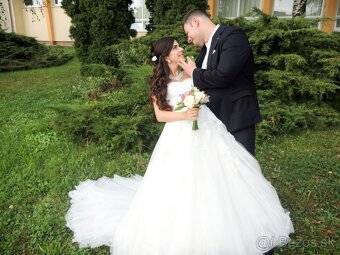 Romantické svadobné šaty s vlečkou - 5