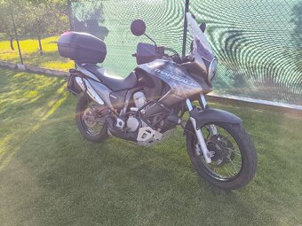 Honda Transalp XL700V - 5