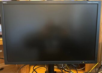 Profesionálny kvalitný 26″ H-IPS monitor NEC MultiSync - 5