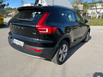 Volvo XC40 D3 Momentum A/T -- 2020 - - 5