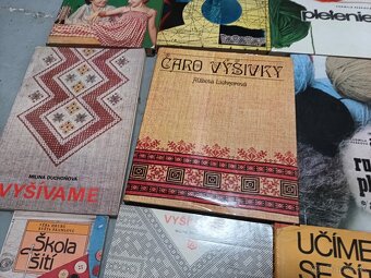 knihy o vyšívaní, výšivkách, ručné práce, kroj - 5