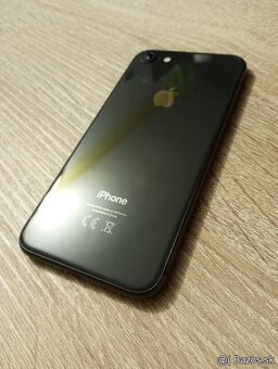 iPhone 8 / 128GB Super stav - 5