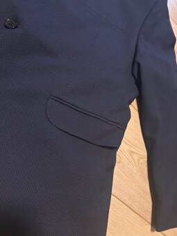 Tmavomodrý oblek na výšku cca 176 - TOP STAV - 5