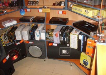 Nábytok do predajne - 5