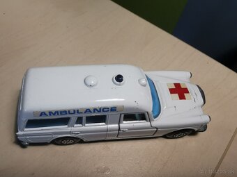 Matchbox Speedkings Ambulancia - 5