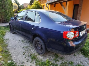 Volkswagen Jetta 1.6 BSE - 5
