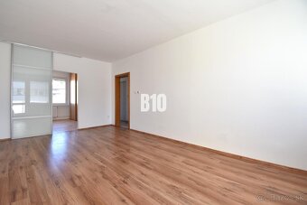 Priestranný 4 izbový byt na dobrej adrese - 5
