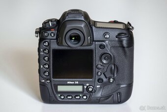 NIKON D5 + bohaté příslušenství - 5