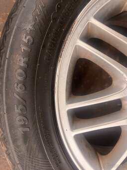 Elektróny 4x108 - 5