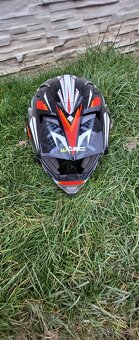 Predam motocross helmu . - 5
