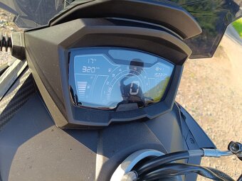 Aprília SRGT125 - 5