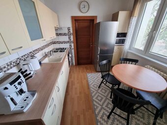 Velký 3 izb byt, zariadený centrum OC Aupark - 5