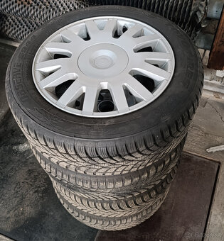 Predám zimné pneu 205/55 R16 + elektróny 5x112 R16 Škoda,VW. - 5