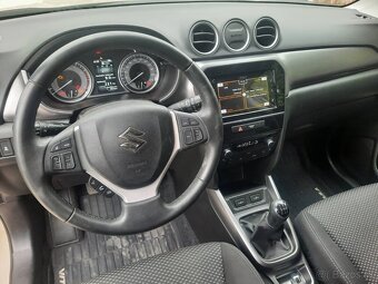 Suzuki Vitara 1.0 - 5