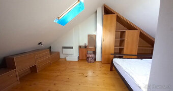 Výnimočný 3-izbový podkrovný byt priamo na Hlavnej ulici v K - 5