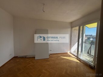 Ponúkame Vám na predaj čiastočne prerobený 3 izbový byt v me - 5