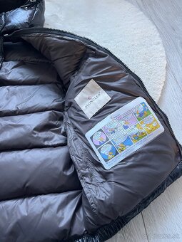 Moncler čierna vesta - 5