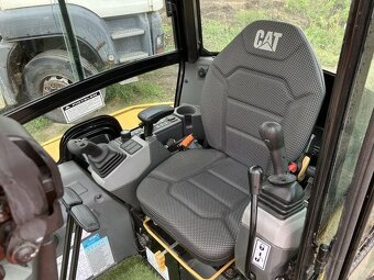 CAT 302.7CR - 5