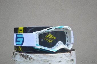 MX shot tyrkysová matná helma, okuliare. - 5