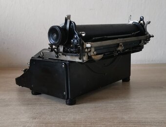 Starožitný skladací písací stroj ERIKA model 4 z roku 1927 - 5