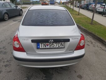 Hyundai Elantra 1.6i 16V Comfort - 5