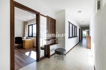 PRENÁJOM 3 izbový luxusný byt v úplnom v centre Nitry s park - 5