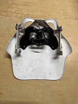 Blatníky a maska. - 5