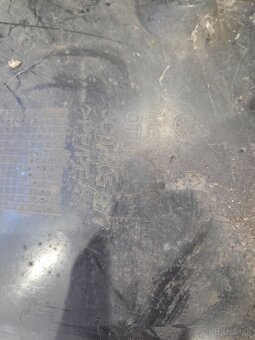 Predam podblatniky na passat b6/b7 3c - 5