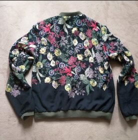 Elegantná kvetovana bunda č. M Zara - 5