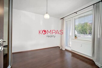 SLNEČNÝ 1 IZBOVÝ BYT S LODŽIOU PO KOMPLETNEJ REKONŠTRUKCII – - 5