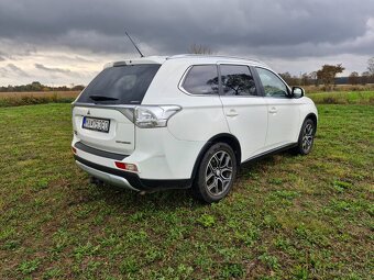 Predám Mitsubishi Outlander 2,2 DI-D, 4WD - 5