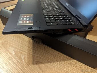 MSI Raider 18 4K MiniLed AMD 9955HX3d 64GB 2TB Nvidia 5090 - 5