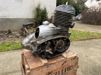Motor Jawa Pérák 250 - 5