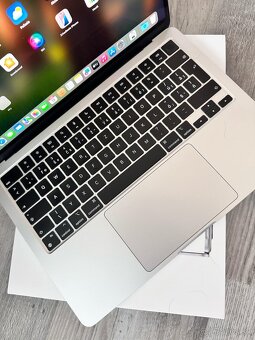 MacBook Air M2 2022 8/256 GB - 5