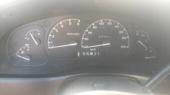 Ford Explorer rok 2001 152kw - 5