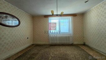 NA PREDAJ starší rodinný dom v obci Jarok - 5