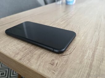 Iphone 11 64 GB čierny - 5