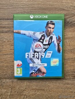 Xbox one 500 GB + príslušenstvo + hry - 5