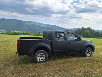 Rozpredám alebo v celku Navara d40 2.5 - 5