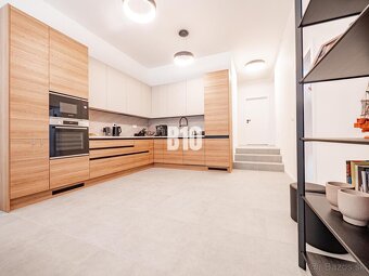 Moderný DOM, parkovanie, záhradka - pri Nitre - 5