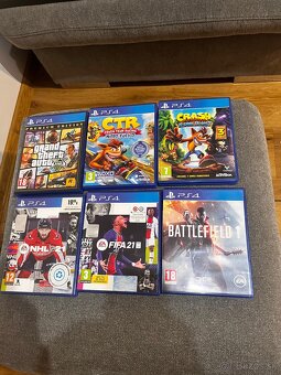 Predám PS4 + 2x Dualshock - 5