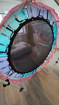 Trampolína vnútorná s ohradou - 5