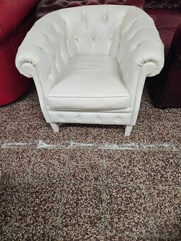 CHESTERFIELD ŠTÝL,KOŽENÁ BIELA 3+2KESLÁ+TABURET - 5