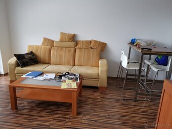 Prenájom veľkej samostatnej izby v 4i byte (dvojka) - 5