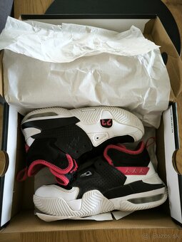 Jordan stay loyal 2, veľ 35.5 - 5