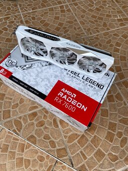 Predám Graficku kartu Radeon RX7600 8GB - 5