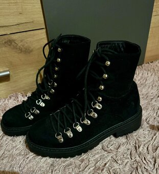 Prettylittlething clenkove jesenne stylove cizmy - 5